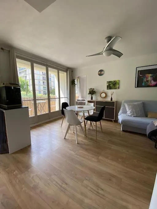 Appart T2 Cosy Renove En Centre Ville Avec Parking Aix-en-Provence França